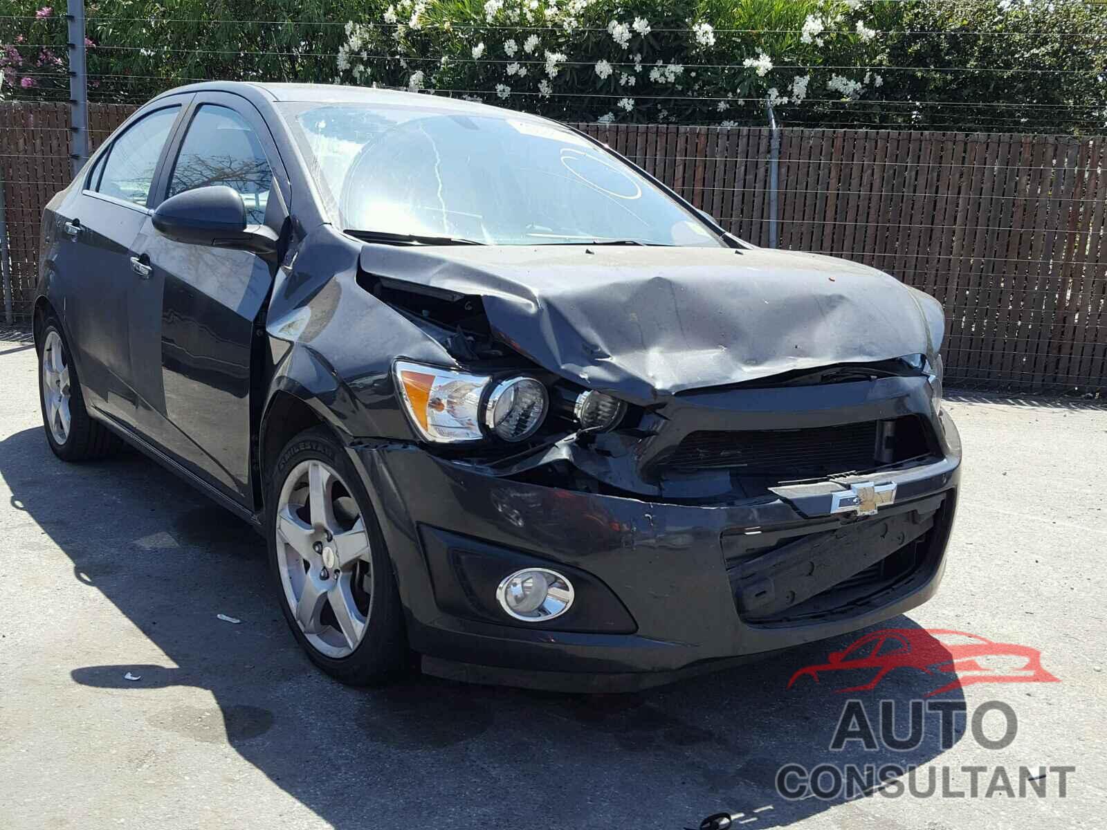 CHEVROLET SONIC 2016 - 1G1JE5SB6G4146190