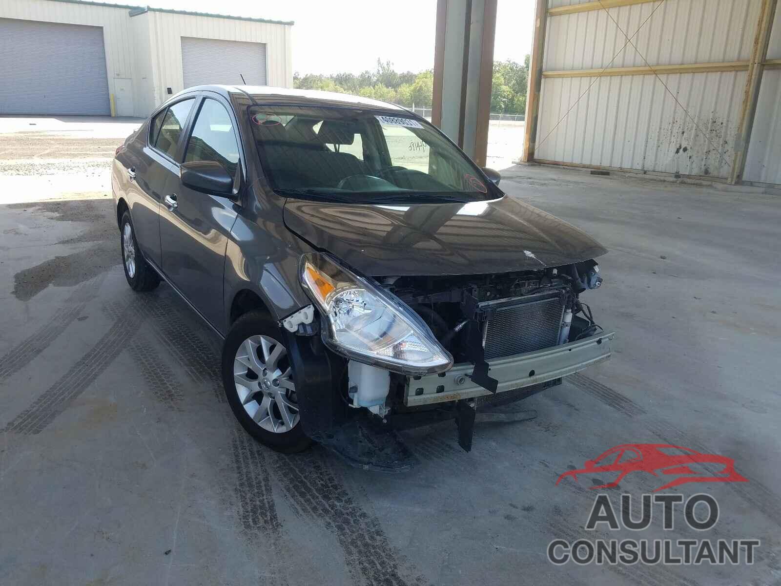 NISSAN VERSA 2018 - 3N1CN7AP4JL881165