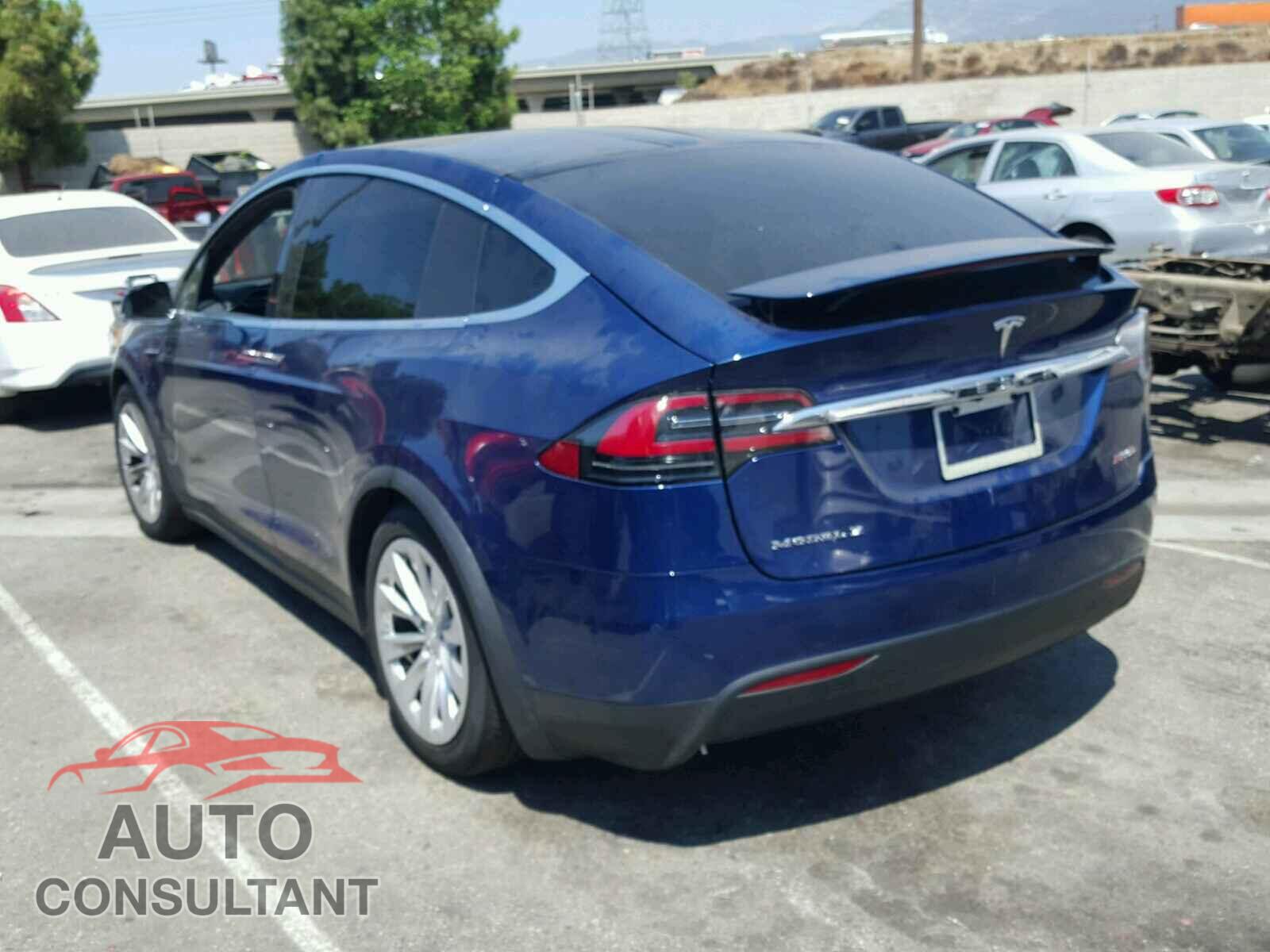 TESLA MODEL X 2017 - 5YJXCBE24HF076992
