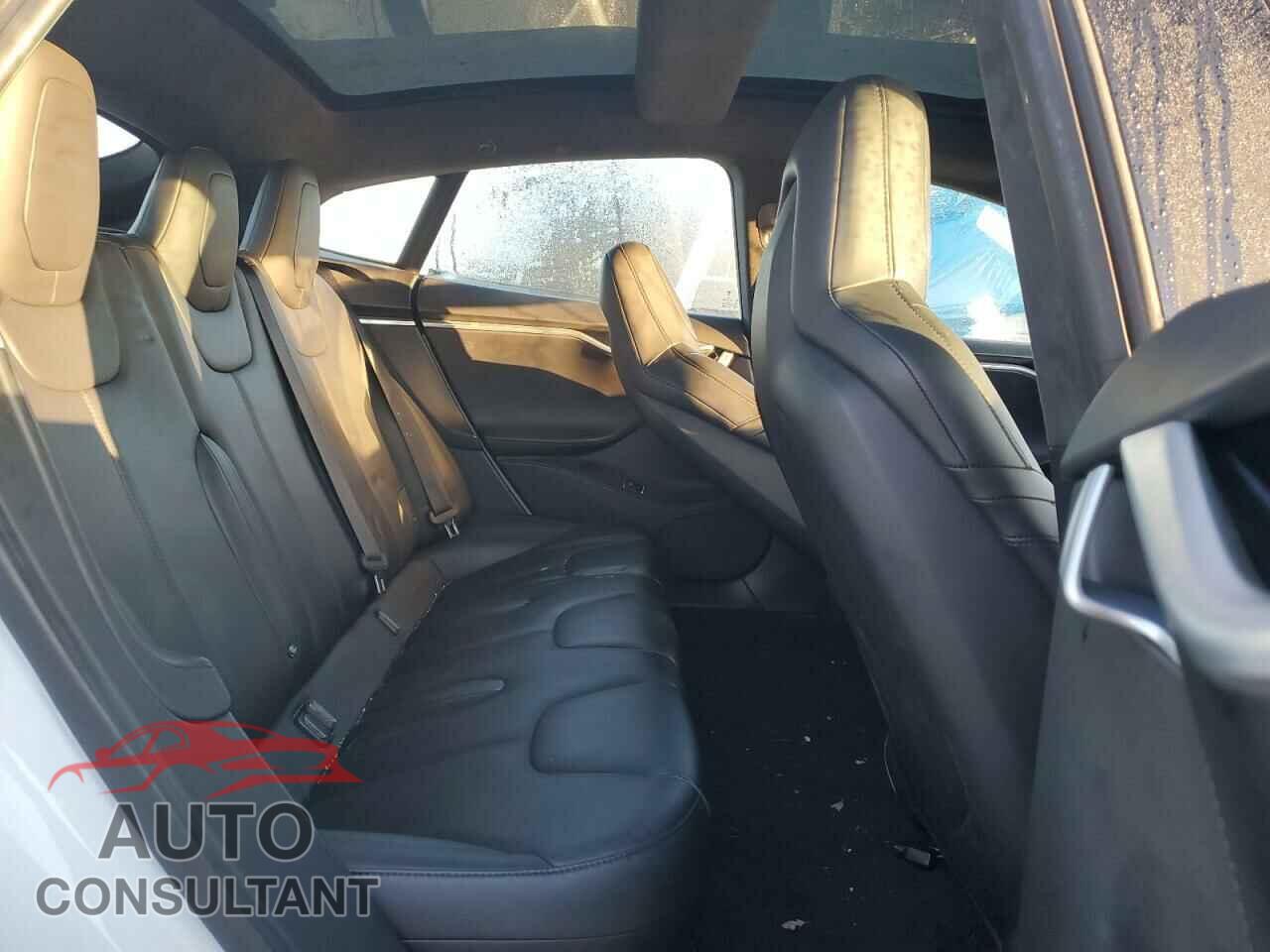 TESLA MODEL S 2015 - 5YJSA1E11FF114399