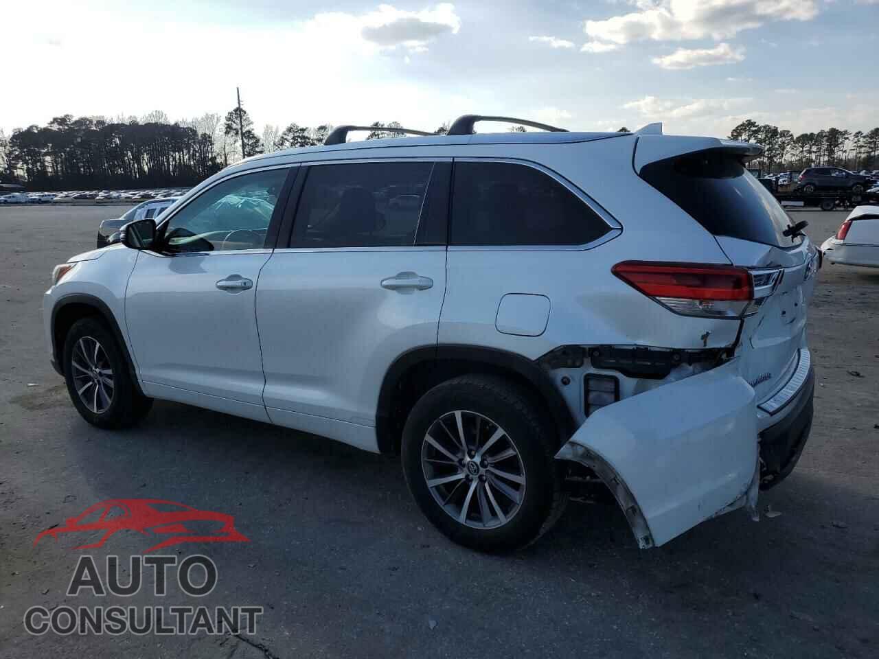 TOYOTA HIGHLANDER 2017 - 5TDKZRFH5HS200428