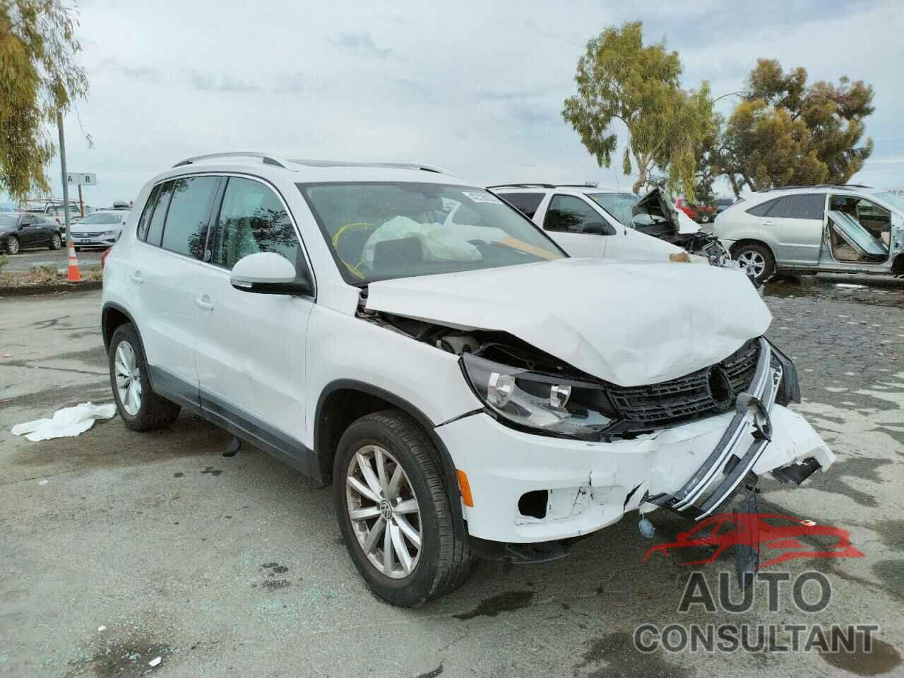 VOLKSWAGEN TIGUAN 2017 - WVGRV7AX7HK002773