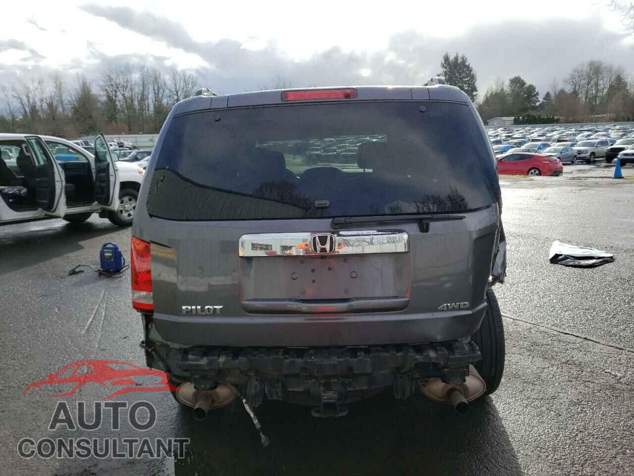 HONDA PILOT 2015 - 5FNYF4H21FB005331
