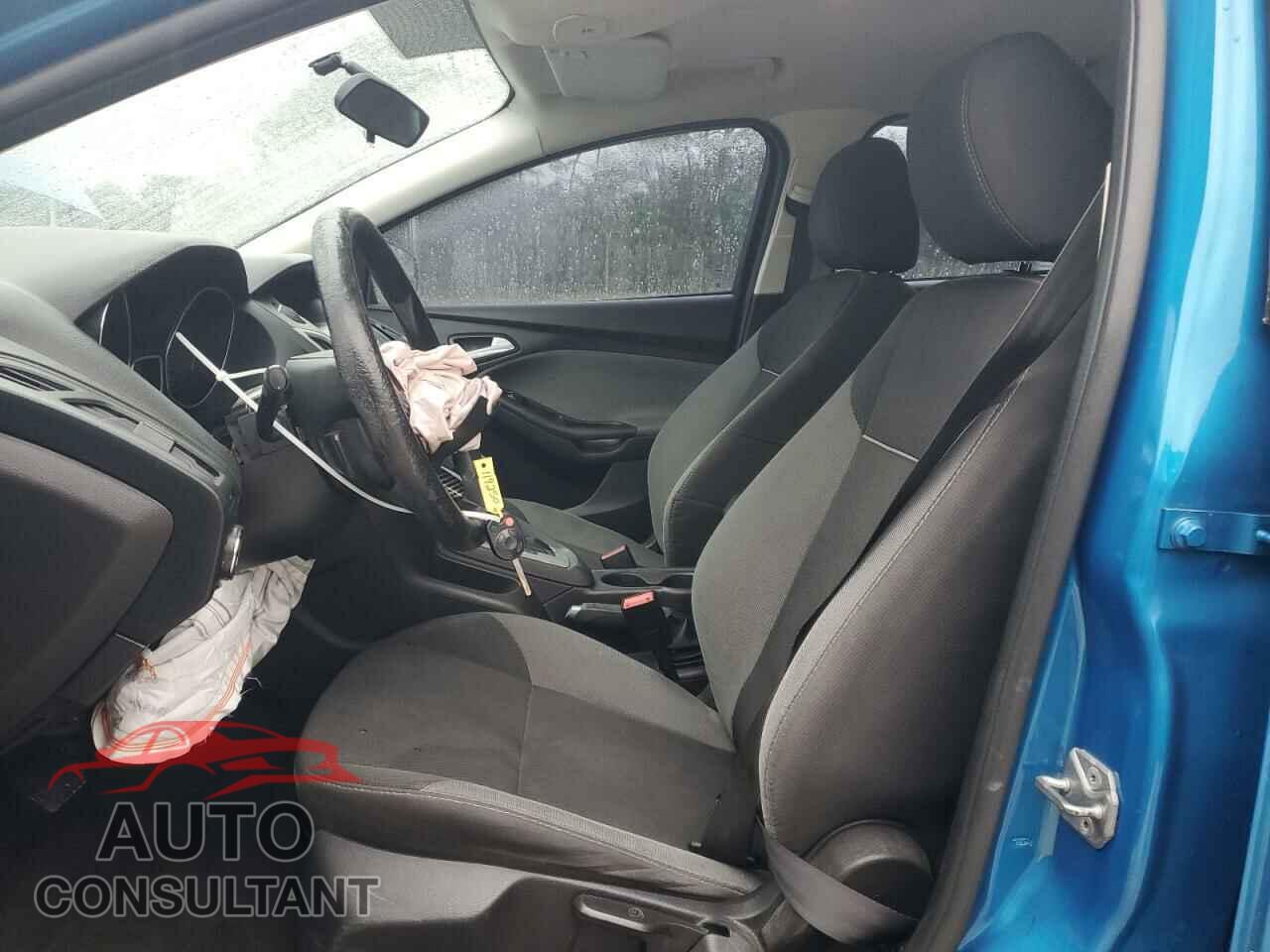 FORD FOCUS 2014 - 1FADP3K2XEL360126