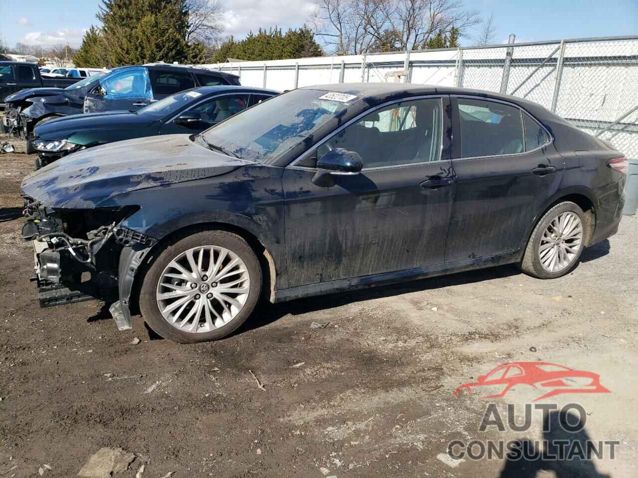 TOYOTA CAMRY 2018 - 4T1B11HK3JU504632