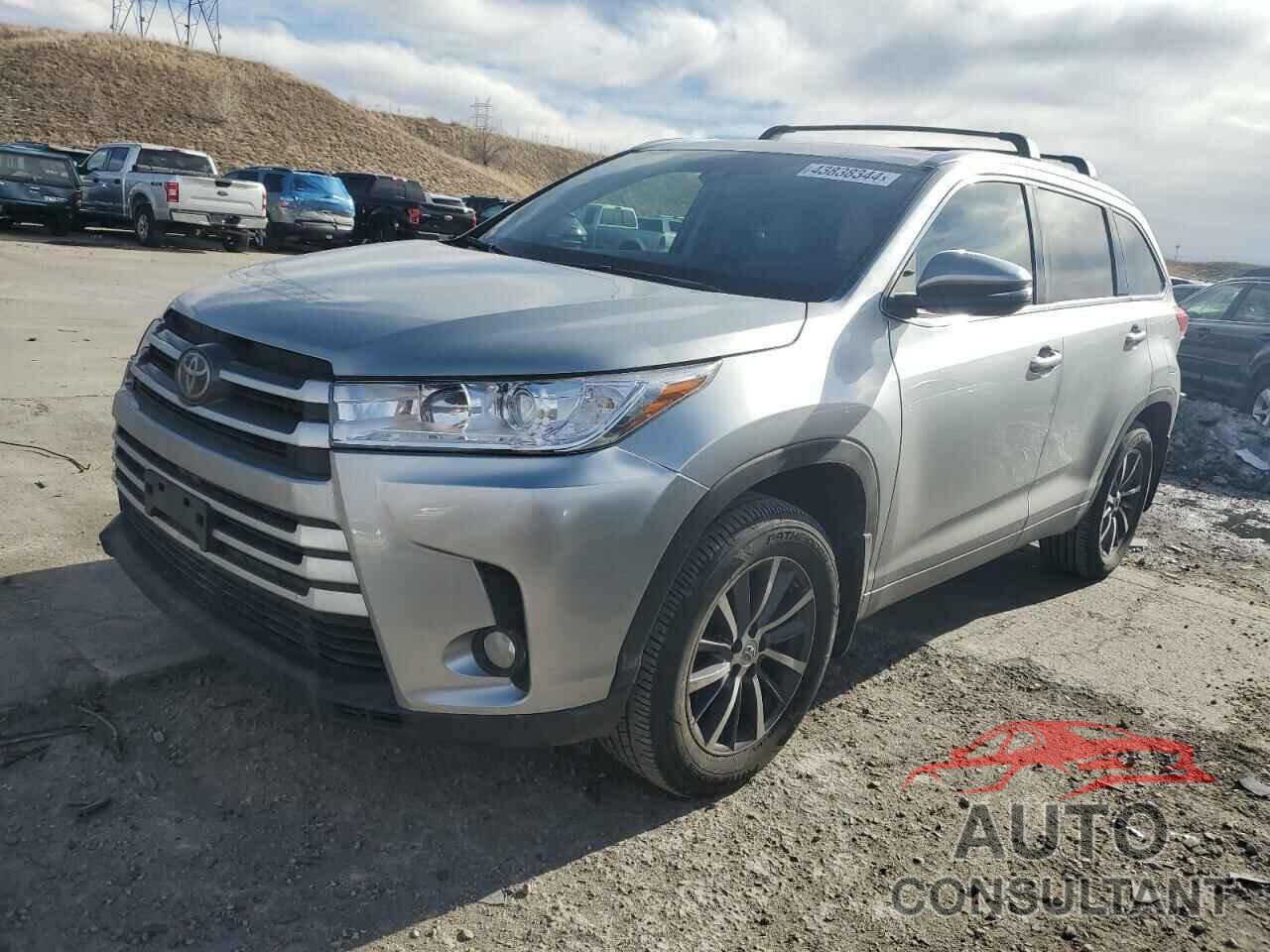 TOYOTA HIGHLANDER 2018 - 5TDJZRFHXJS867352