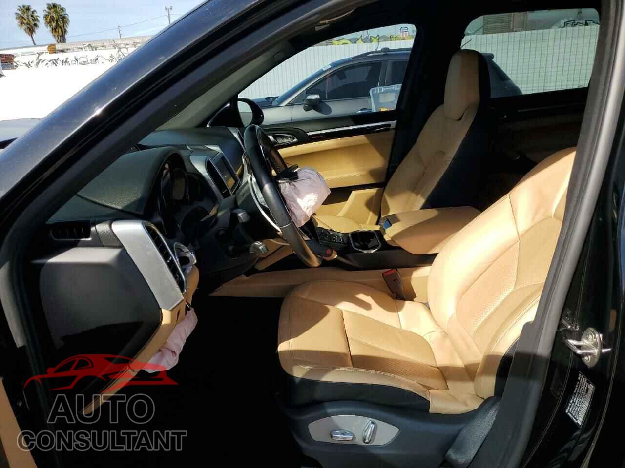 PORSCHE CAYENNE 2016 - WP1AA2A23GLA05553