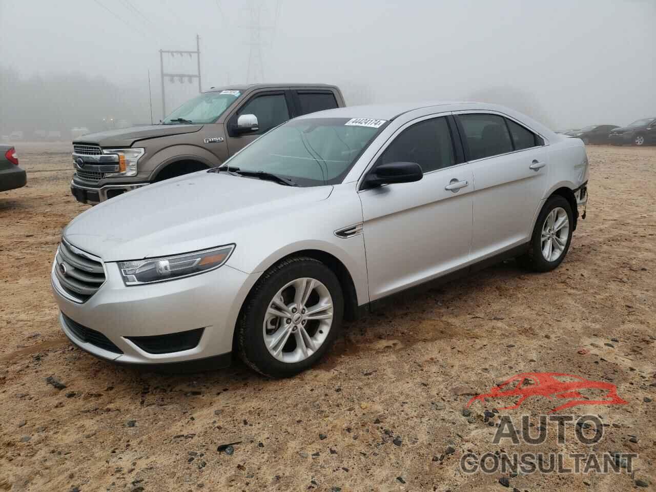 FORD TAURUS 2018 - 1FAHP2D80JG102875