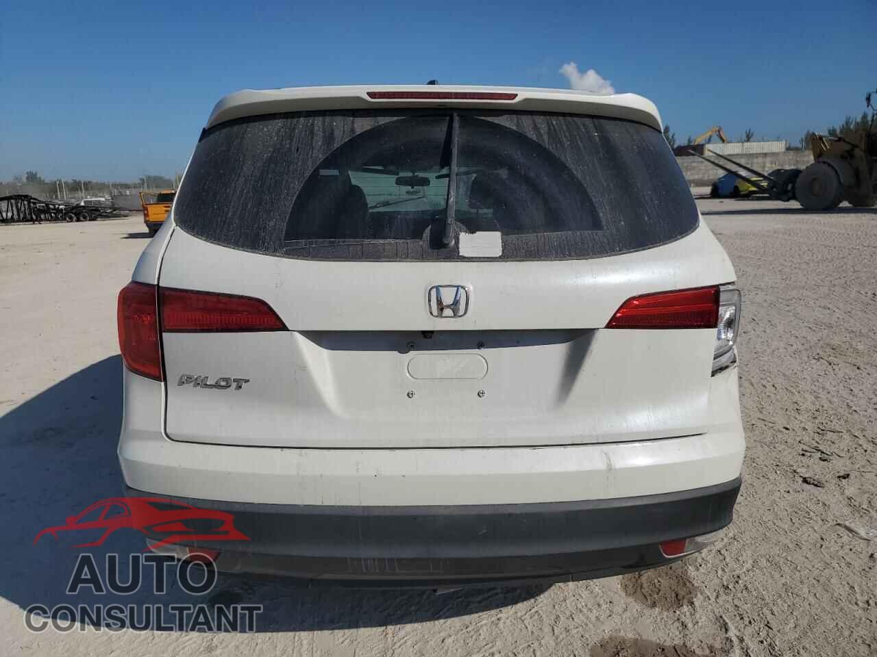 HONDA PILOT 2018 - 5FNYF5H31JB016854