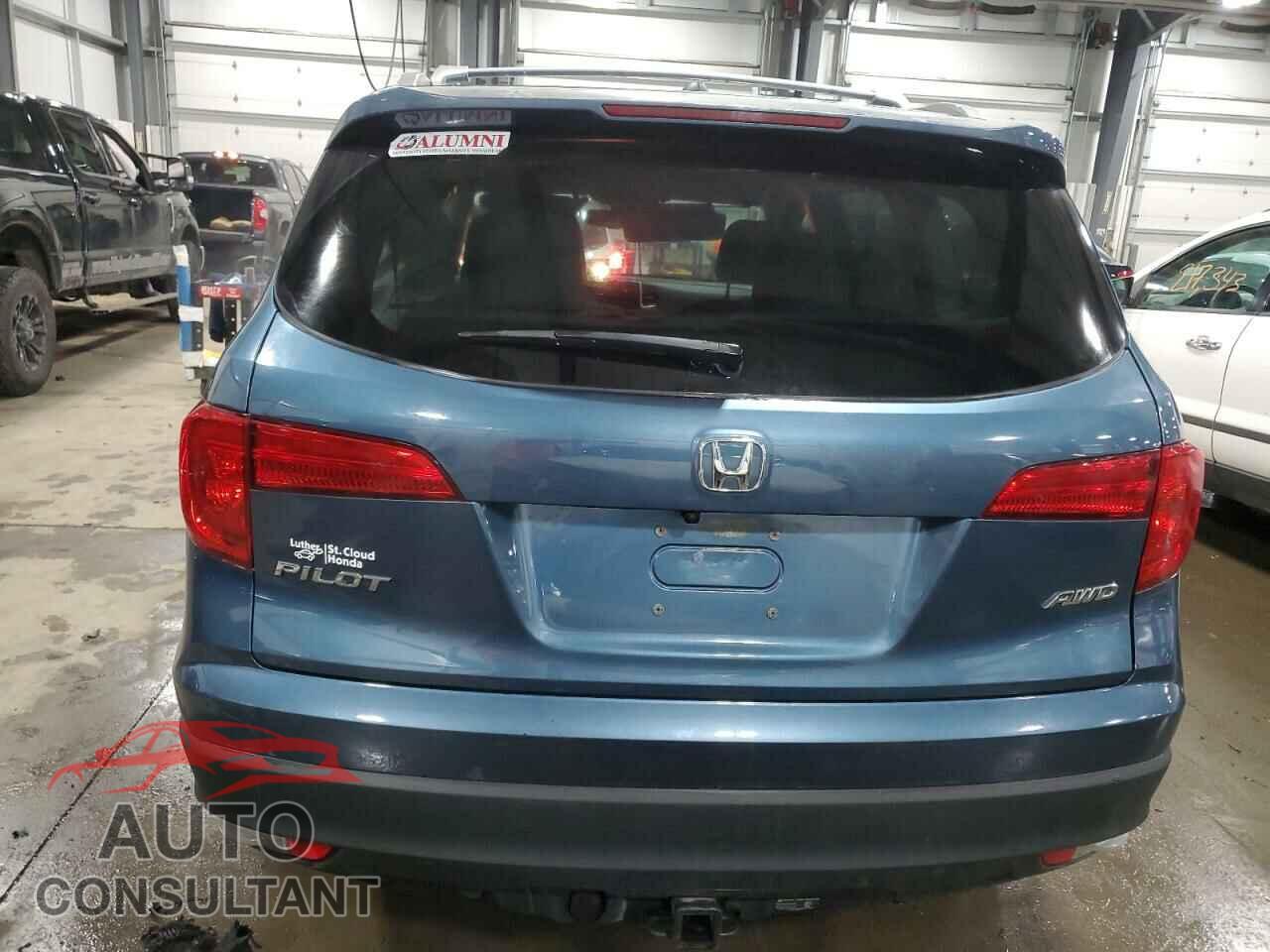 HONDA PILOT 2018 - 5FNYF6H61JB027451