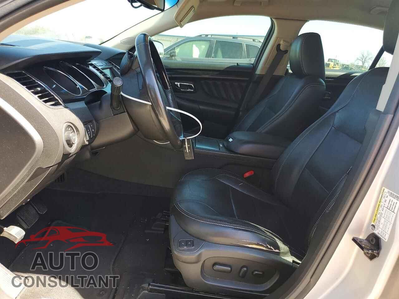 FORD TAURUS 2011 - 1FAHP2FW2BG119982