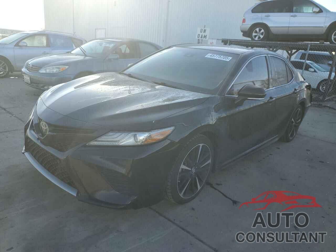TOYOTA CAMRY 2018 - 4T1B61HK0JU521082