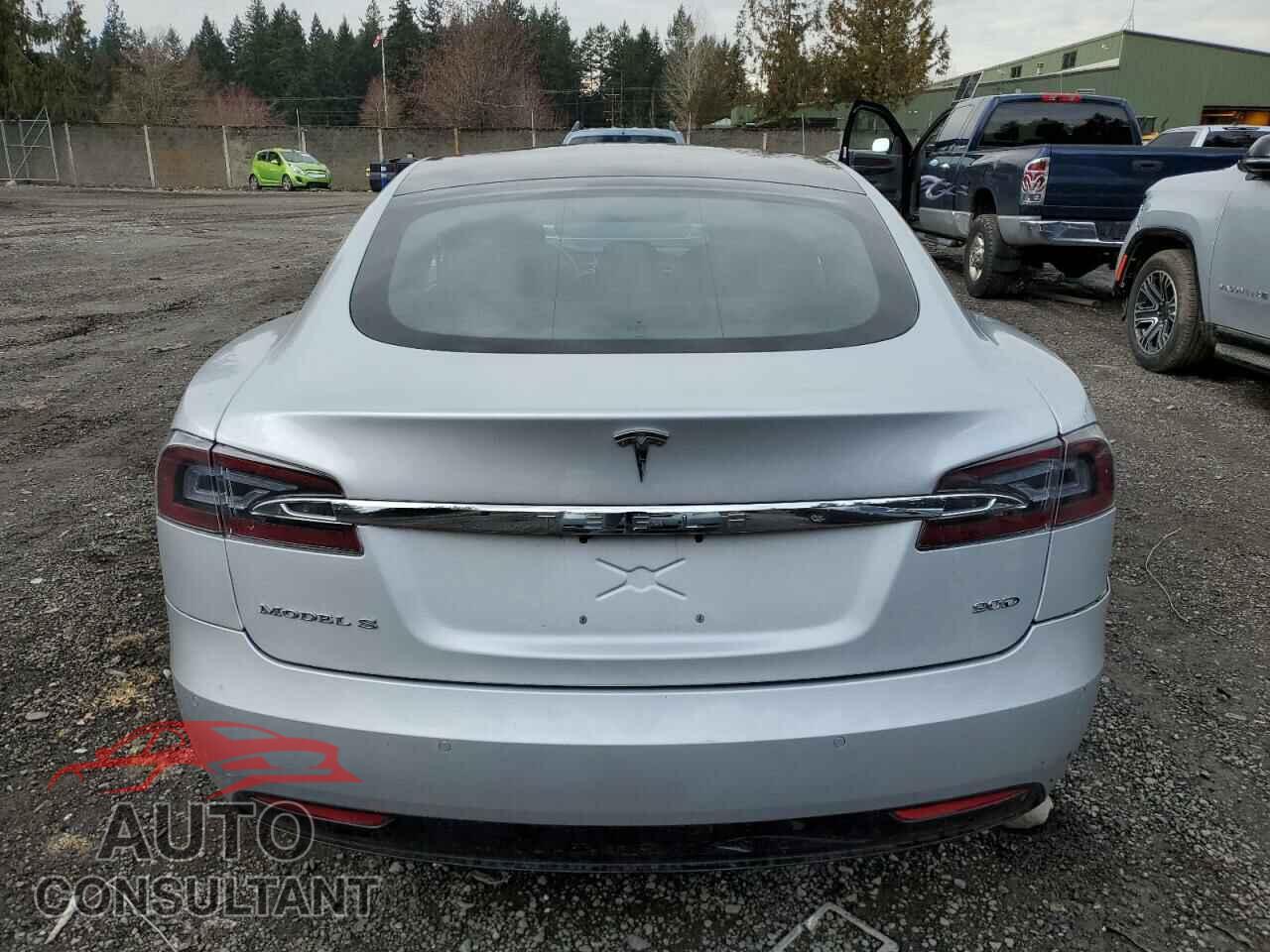 TESLA MODEL S 2016 - 5YJSA1E2XGF175602