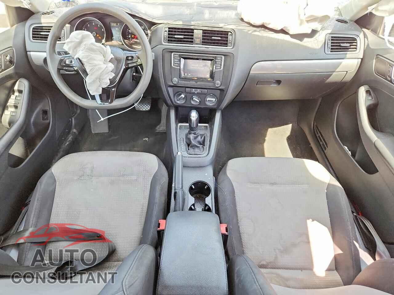 VOLKSWAGEN JETTA 2017 - 3VW2B7AJ8HM378124