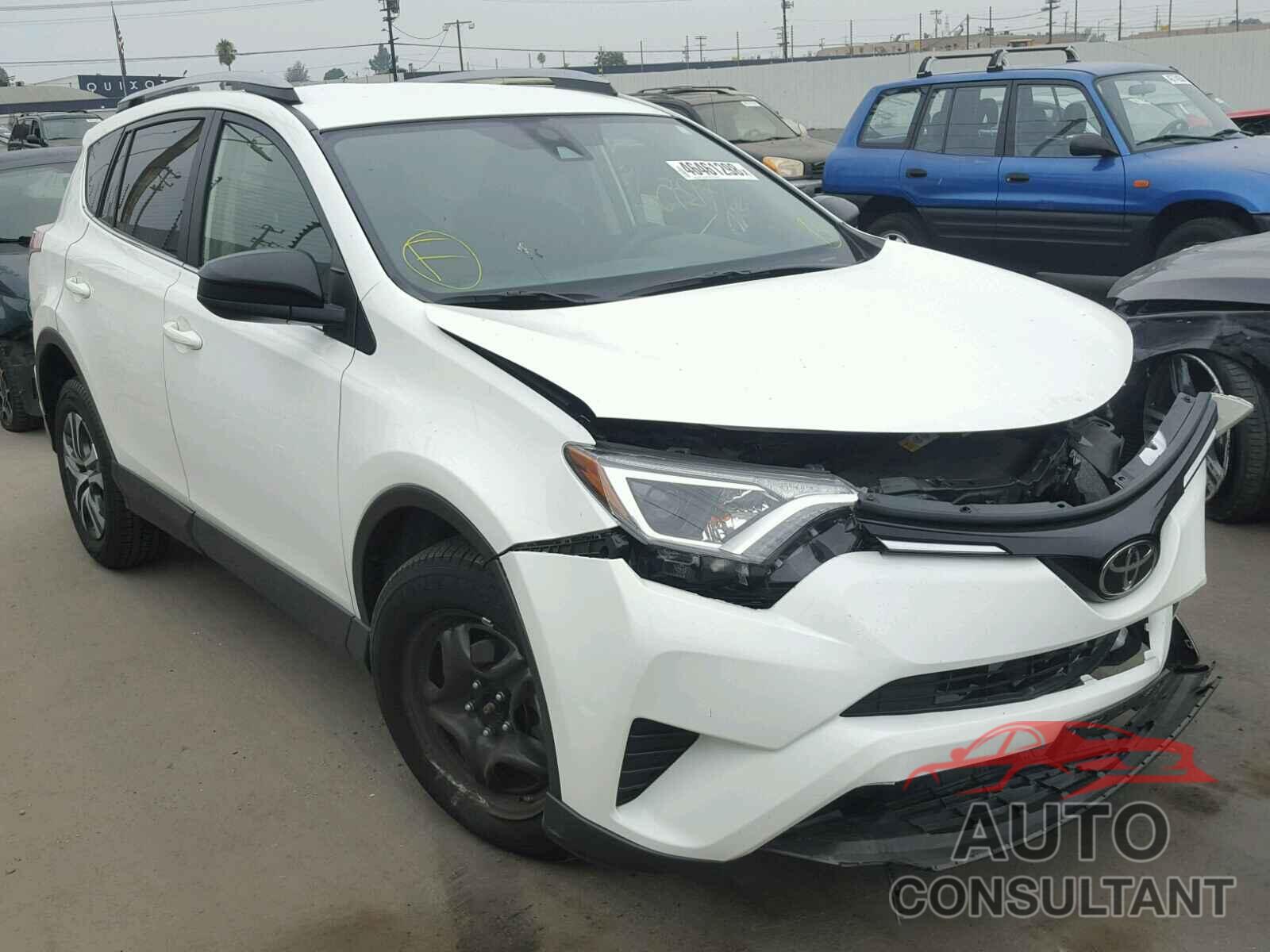 TOYOTA RAV4 LE 2017 - JTMZFREV7HJ133181