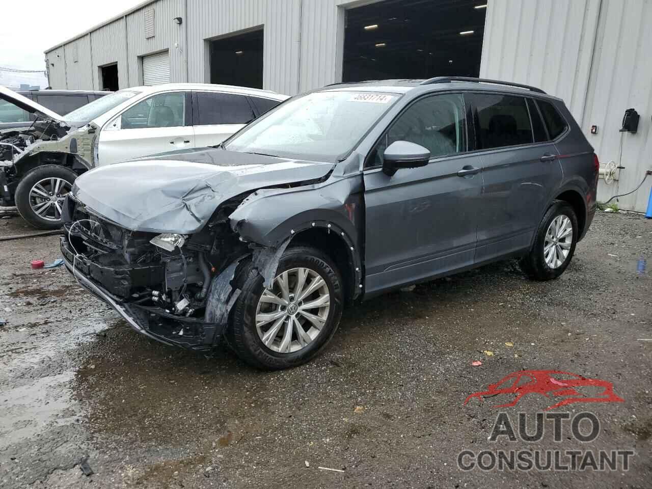 VOLKSWAGEN TIGUAN 2018 - 3VV1B7AX7JM085227