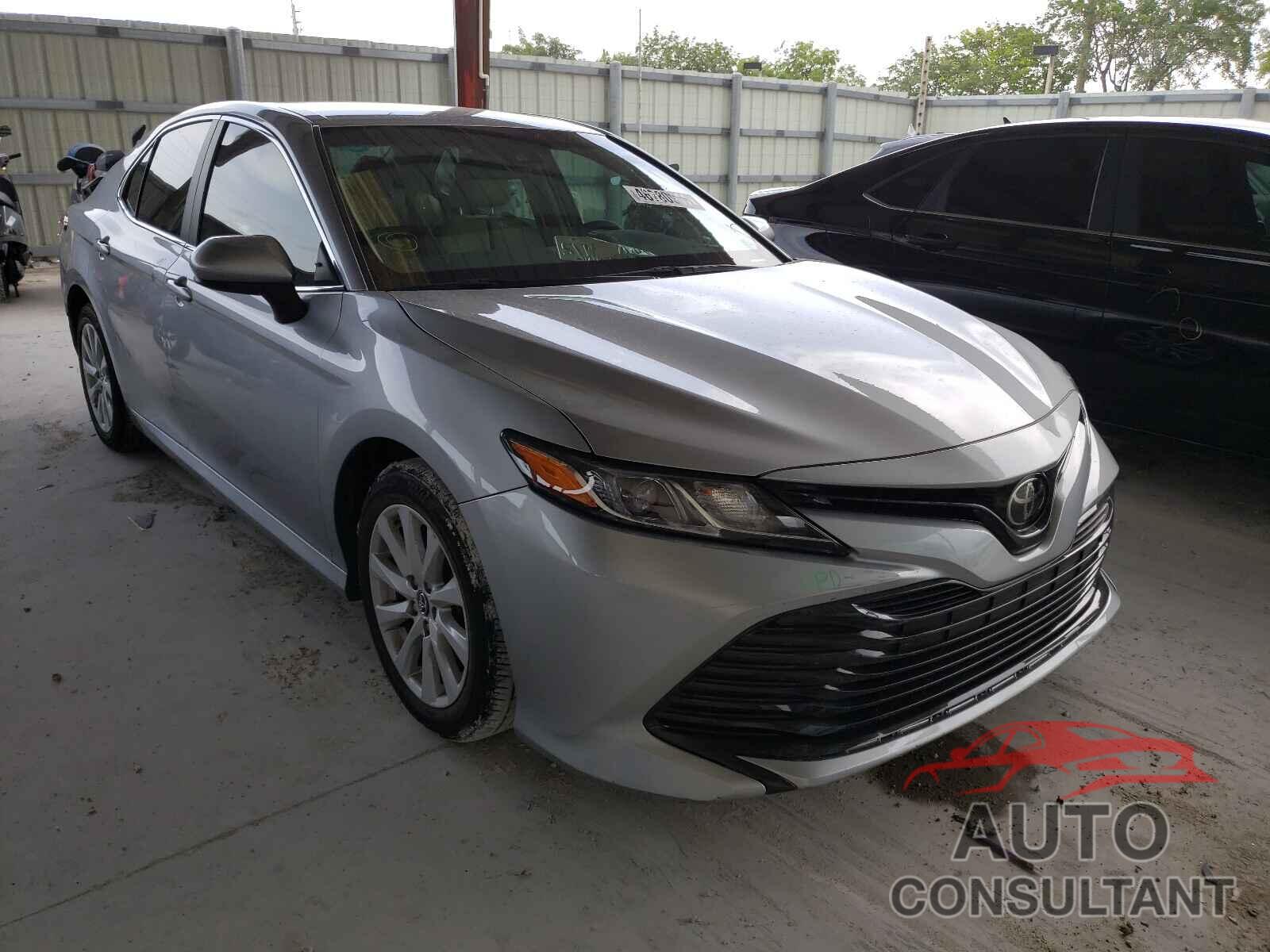 TOYOTA CAMRY 2018 - 4T1B11HKXJU612102