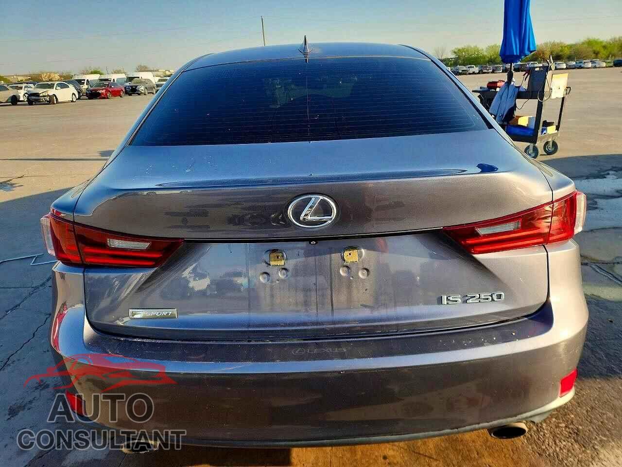 LEXUS IS 2015 - JTHBF1D25F5067146