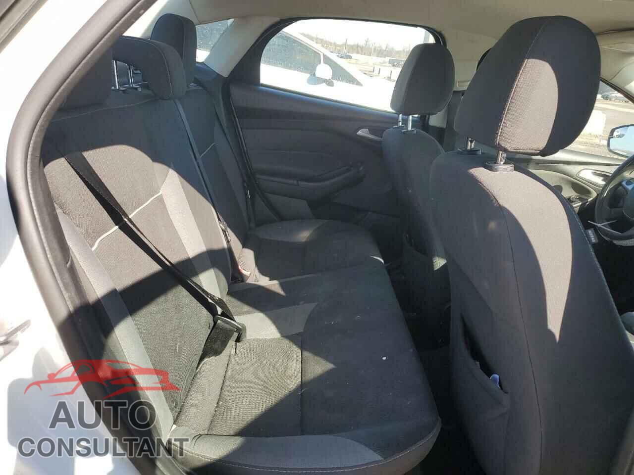 FORD FOCUS 2014 - 1FADP3F21EL256151