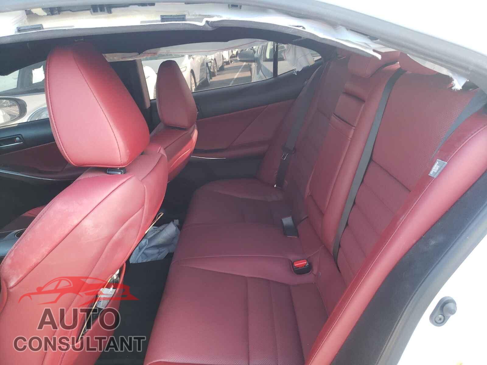 LEXUS IS 2018 - JTHBA1D22J5070559