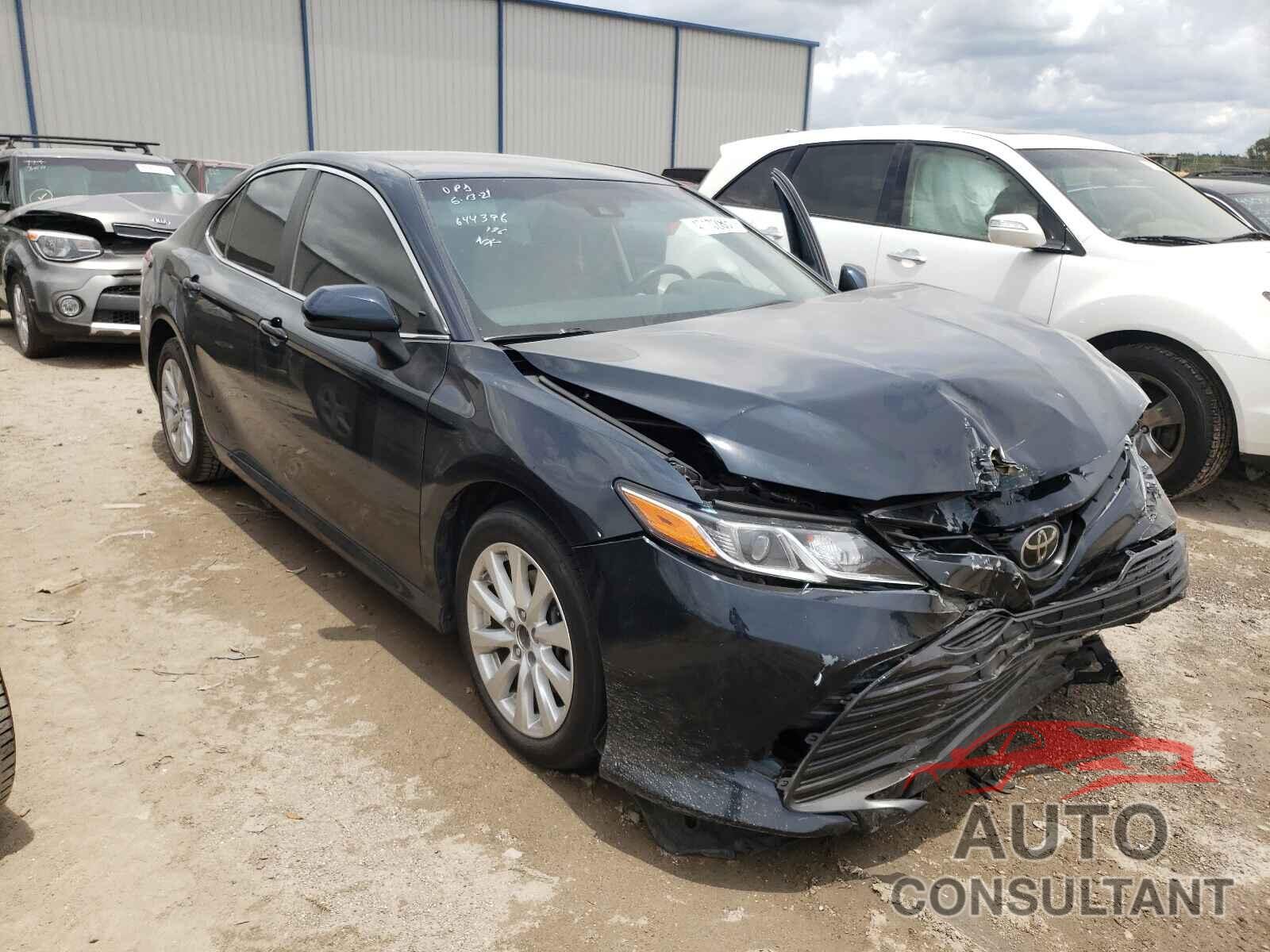 TOYOTA CAMRY 2018 - 4T1B11HK6JU555932