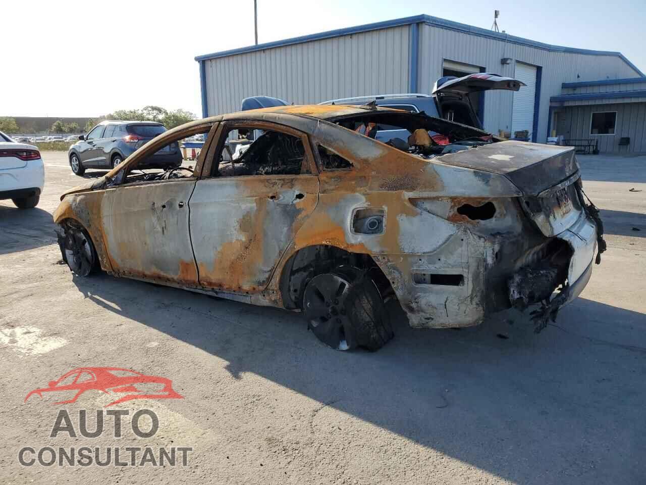HYUNDAI SONATA 2013 - KMHEC4A42DA078815