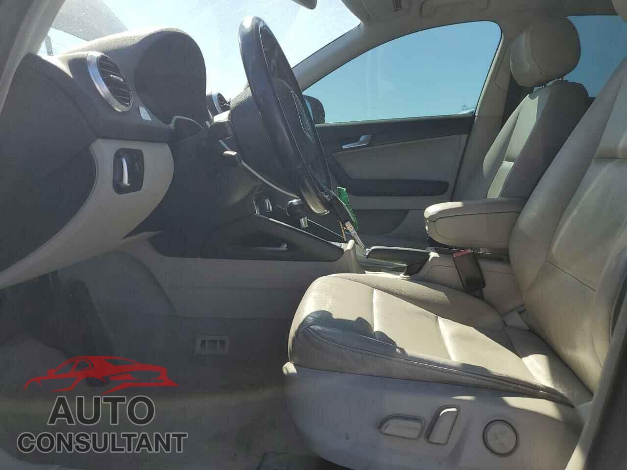 AUDI A3 2012 - WAUBJBFM7CA079724