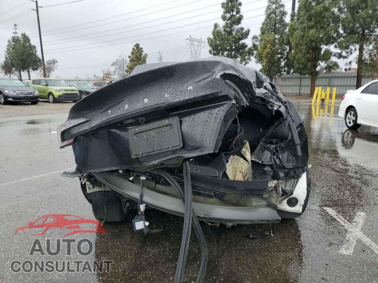 TESLA MODEL 3 2024 - 5YJ3E1EA4RF814351