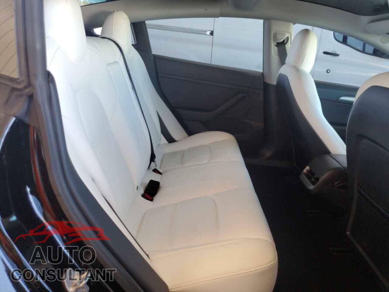 TESLA MODEL 3 2021 - 5YJ3E1EA2MF057460