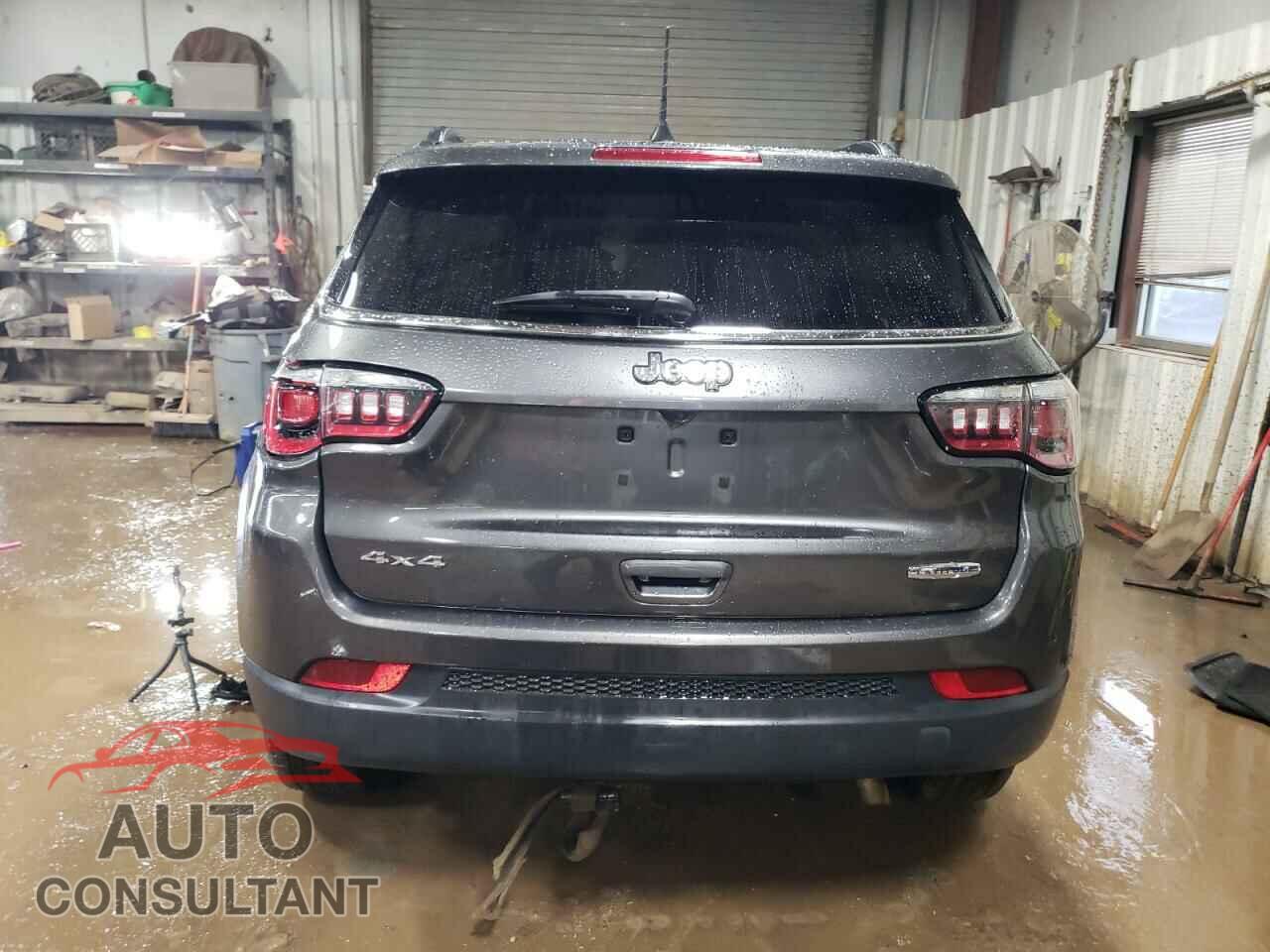 JEEP COMPASS 2018 - 3C4NJDBB2JT483861