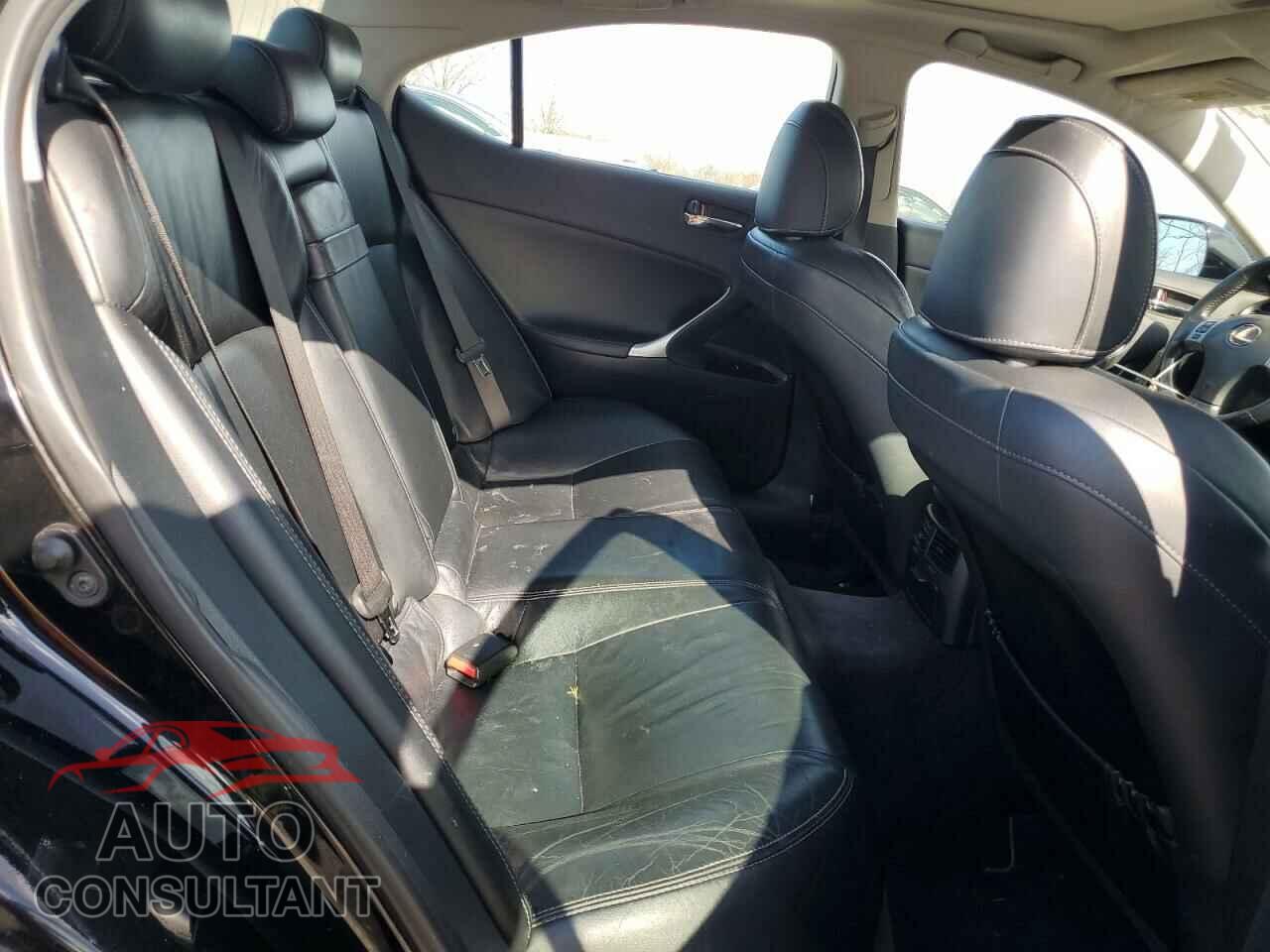 LEXUS IS 2011 - JTHCF5C25B5047535