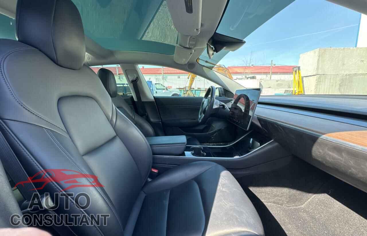 TESLA MODEL 3 2019 - 5YJ3E1EA7KF329353