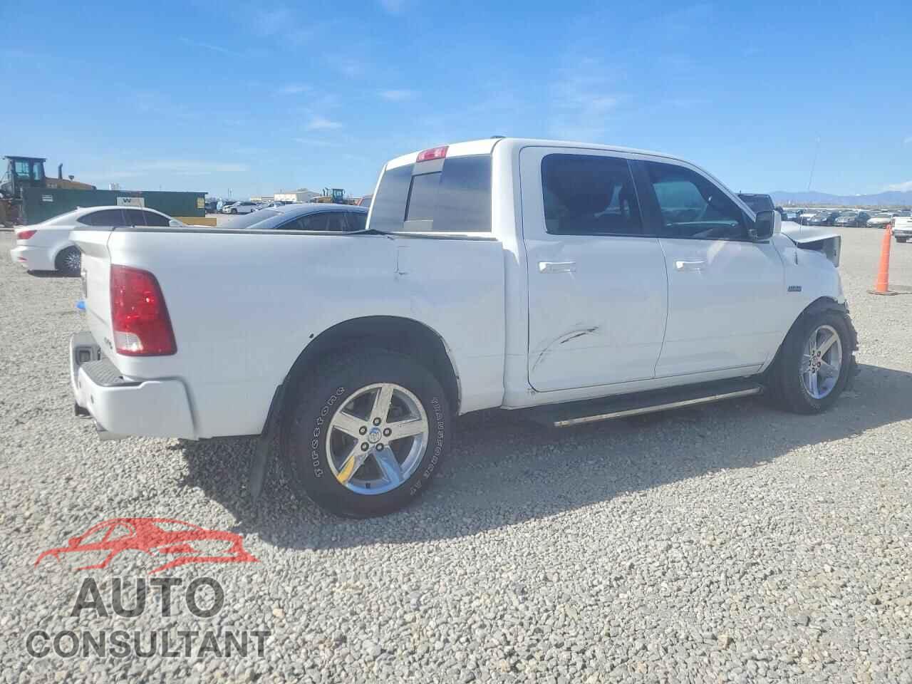 DODGE RAM 1500 2012 - 1C6RD7MT1CS119104