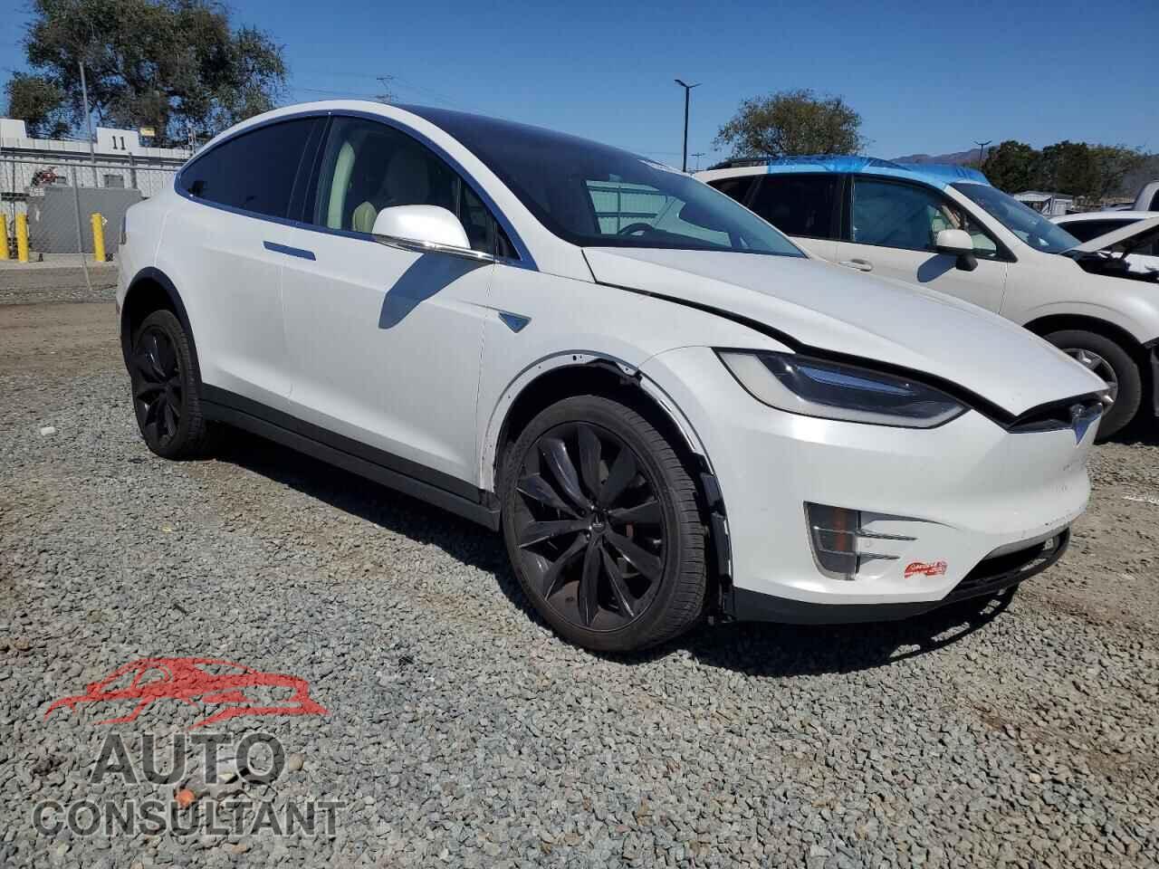 TESLA MODEL X 2016 - 5YJXCAE20GF011971