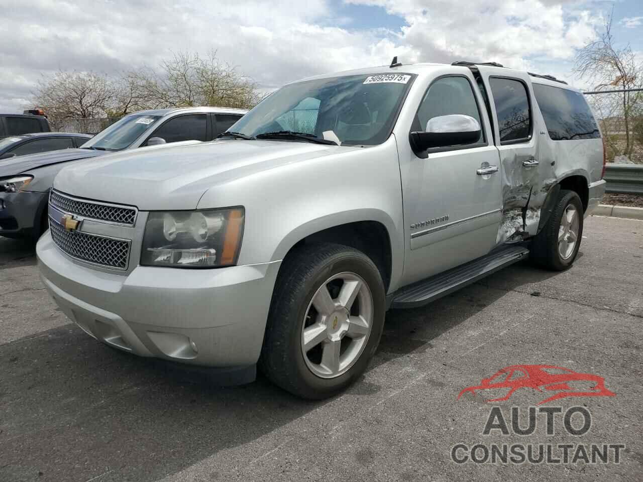 CHEVROLET SUBURBAN 2011 - 1GNSCKE00BR235010