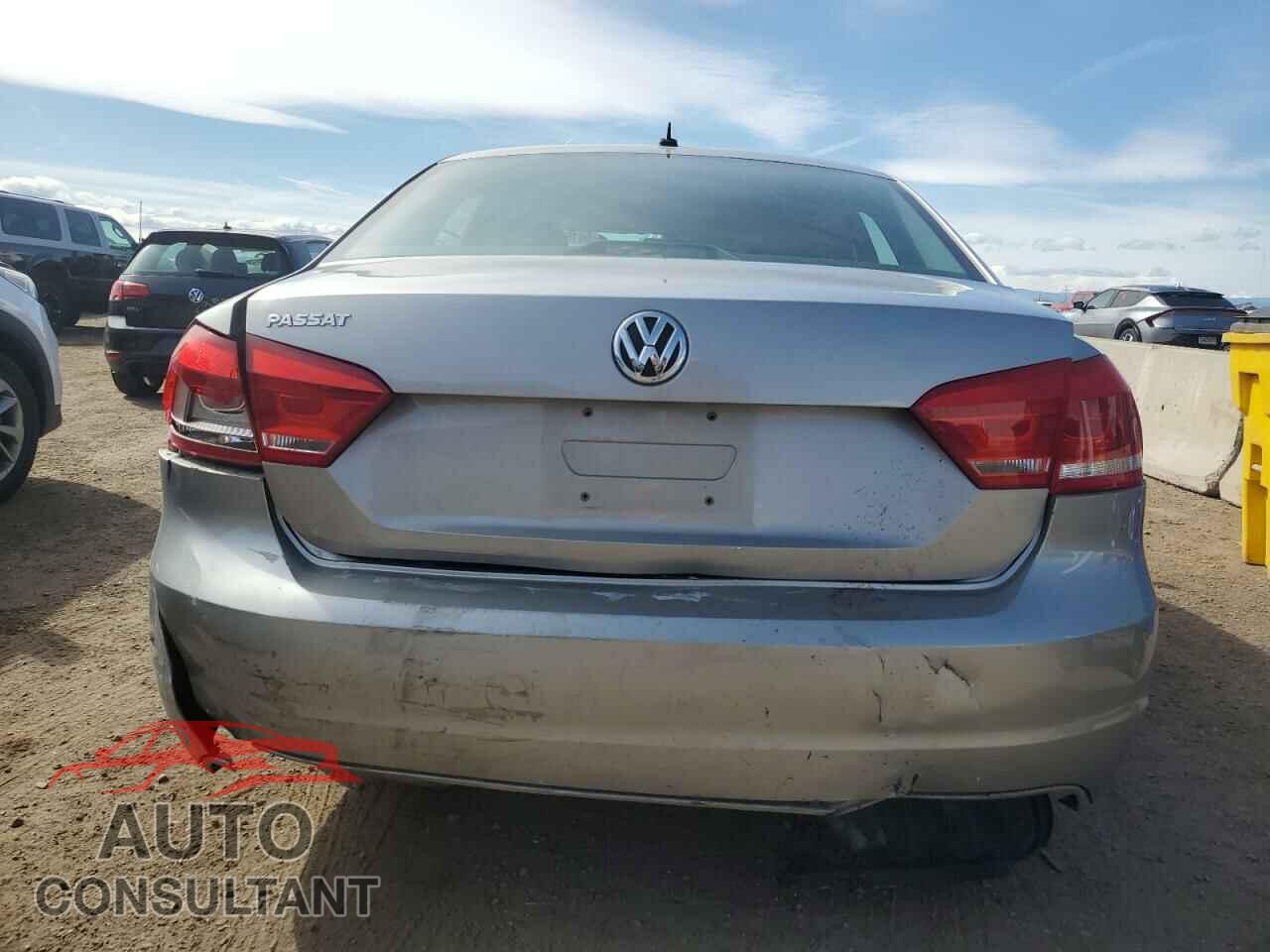 VOLKSWAGEN PASSAT 2013 - 1VWAH7A37DC013960