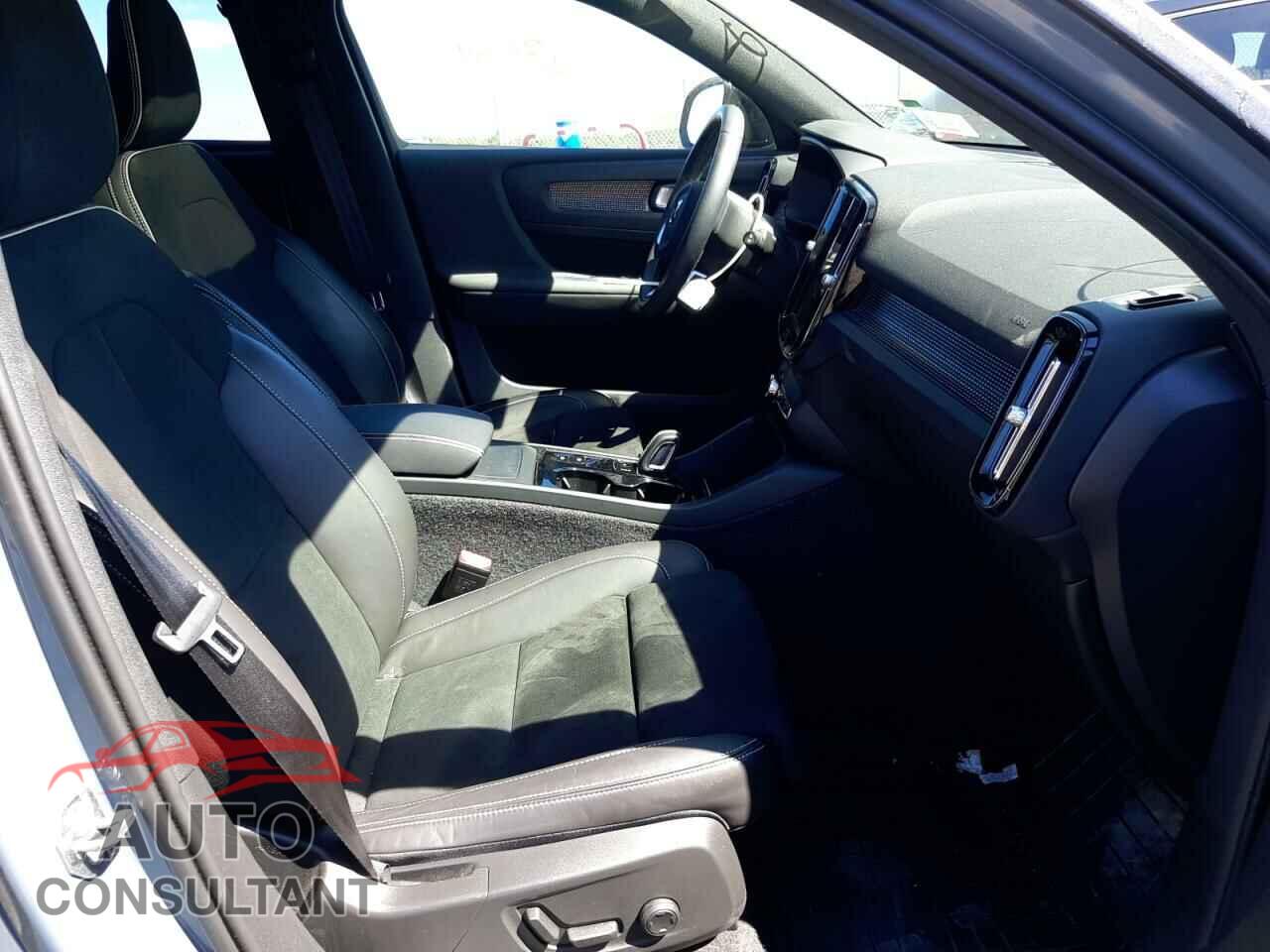 VOLVO XC40 2021 - YV4162UM6M2528628
