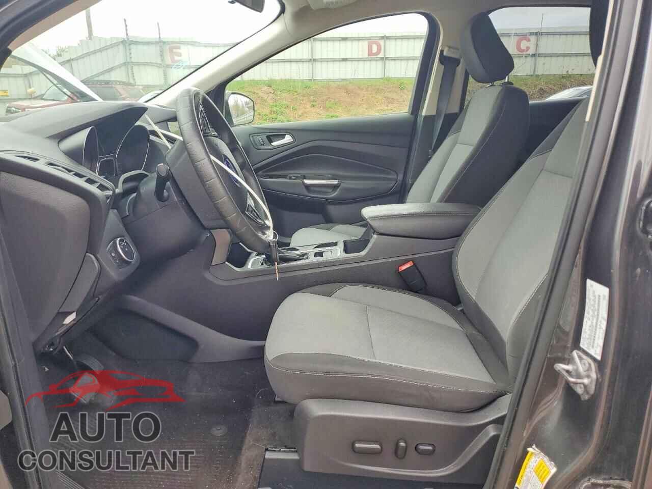 FORD ESCAPE 2018 - 1FMCU0GD2JUB09687
