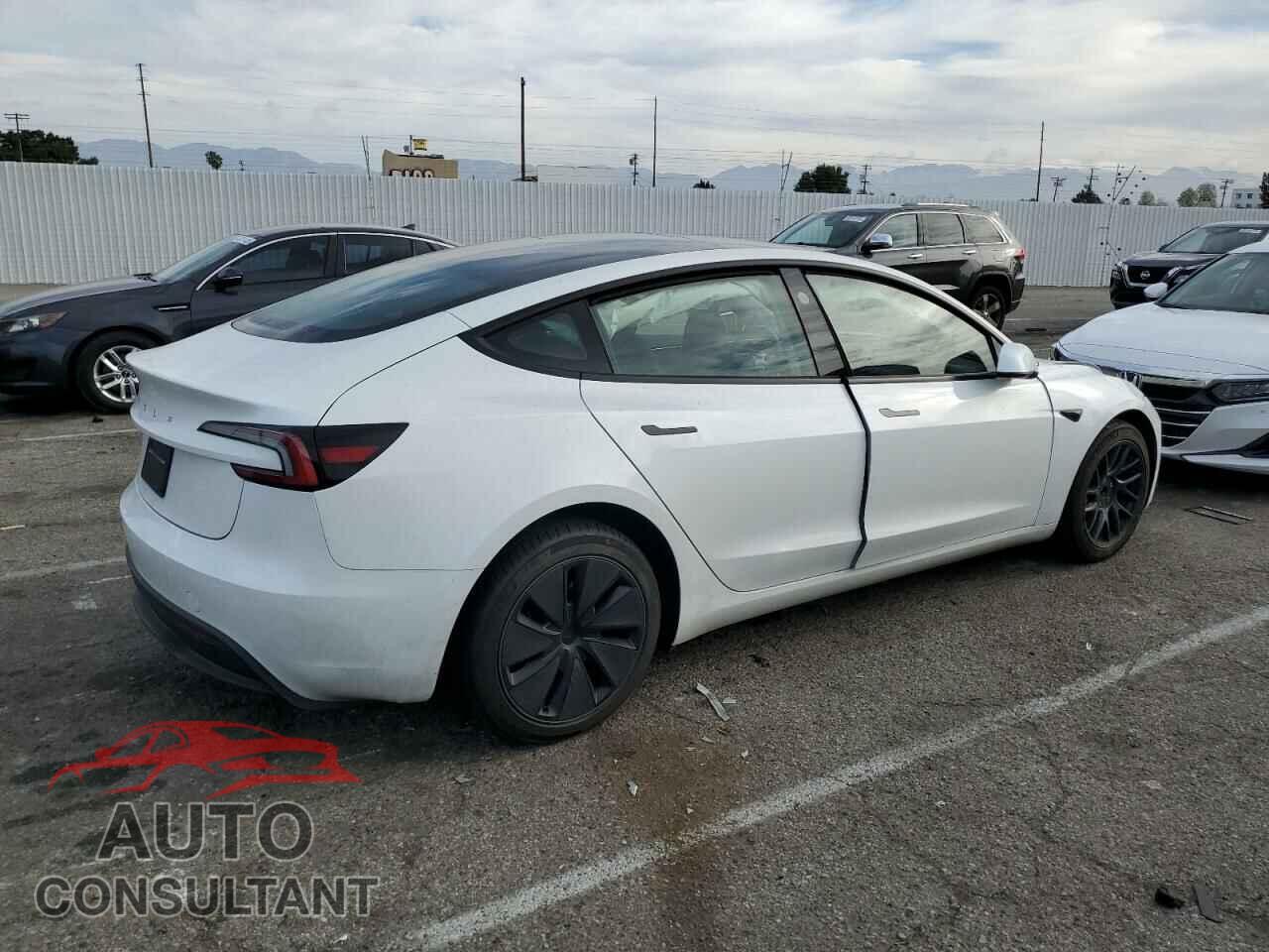 TESLA MODEL 3 2025 - 5YJ3E1EA1SF882516