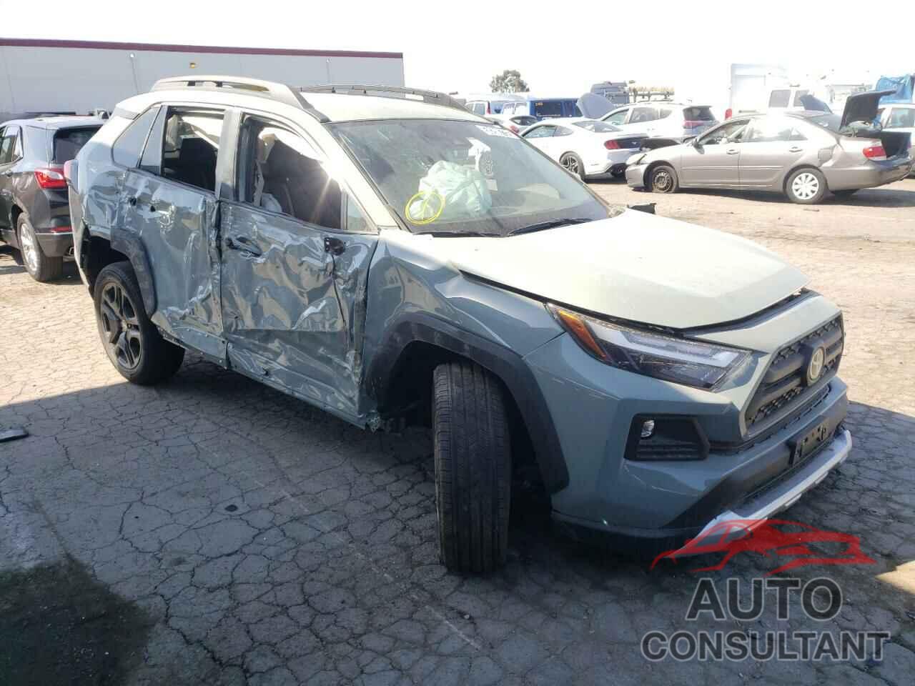 TOYOTA RAV4 2022 - 2T3J1RFV2NW263795
