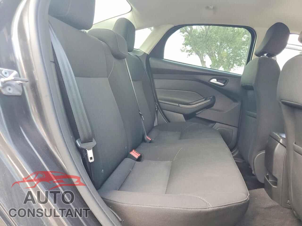 FORD FOCUS 2015 - 1FADP3F22FL385307