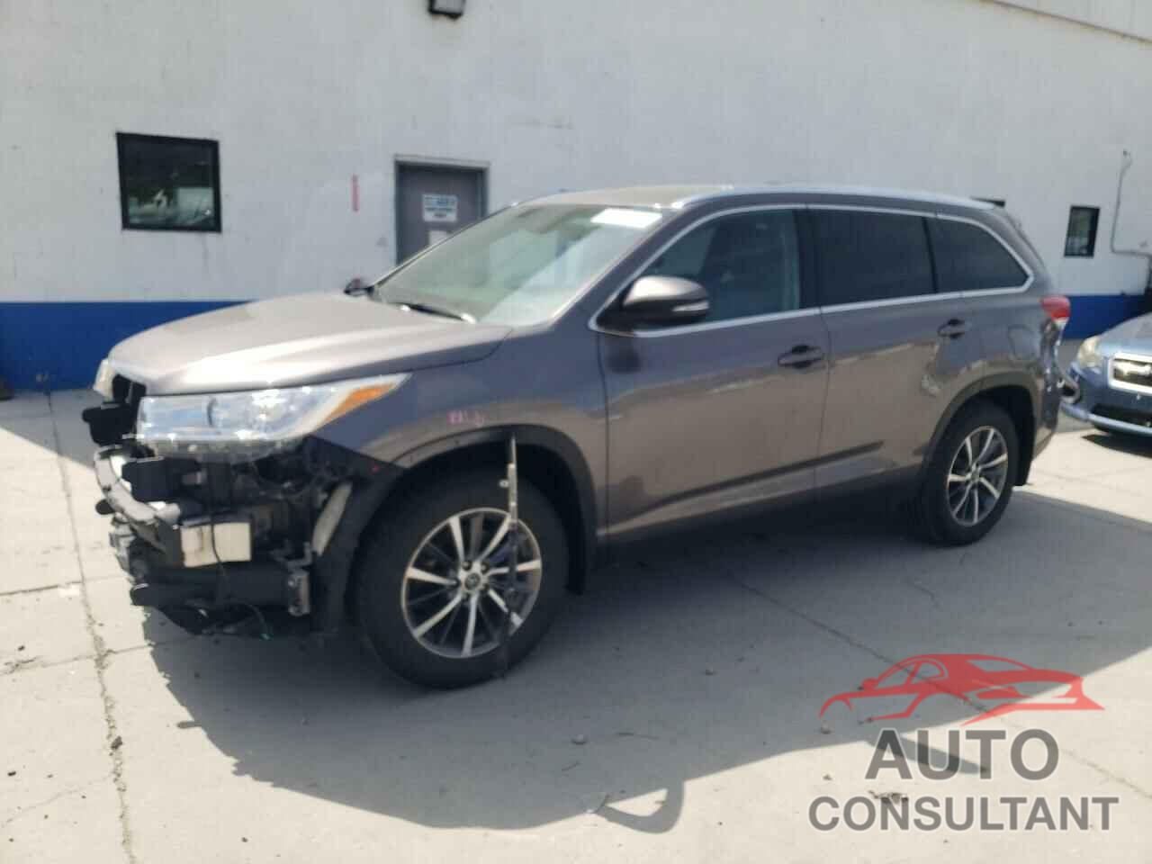 TOYOTA HIGHLANDER 2019 - 5TDJZRFH5KS585184