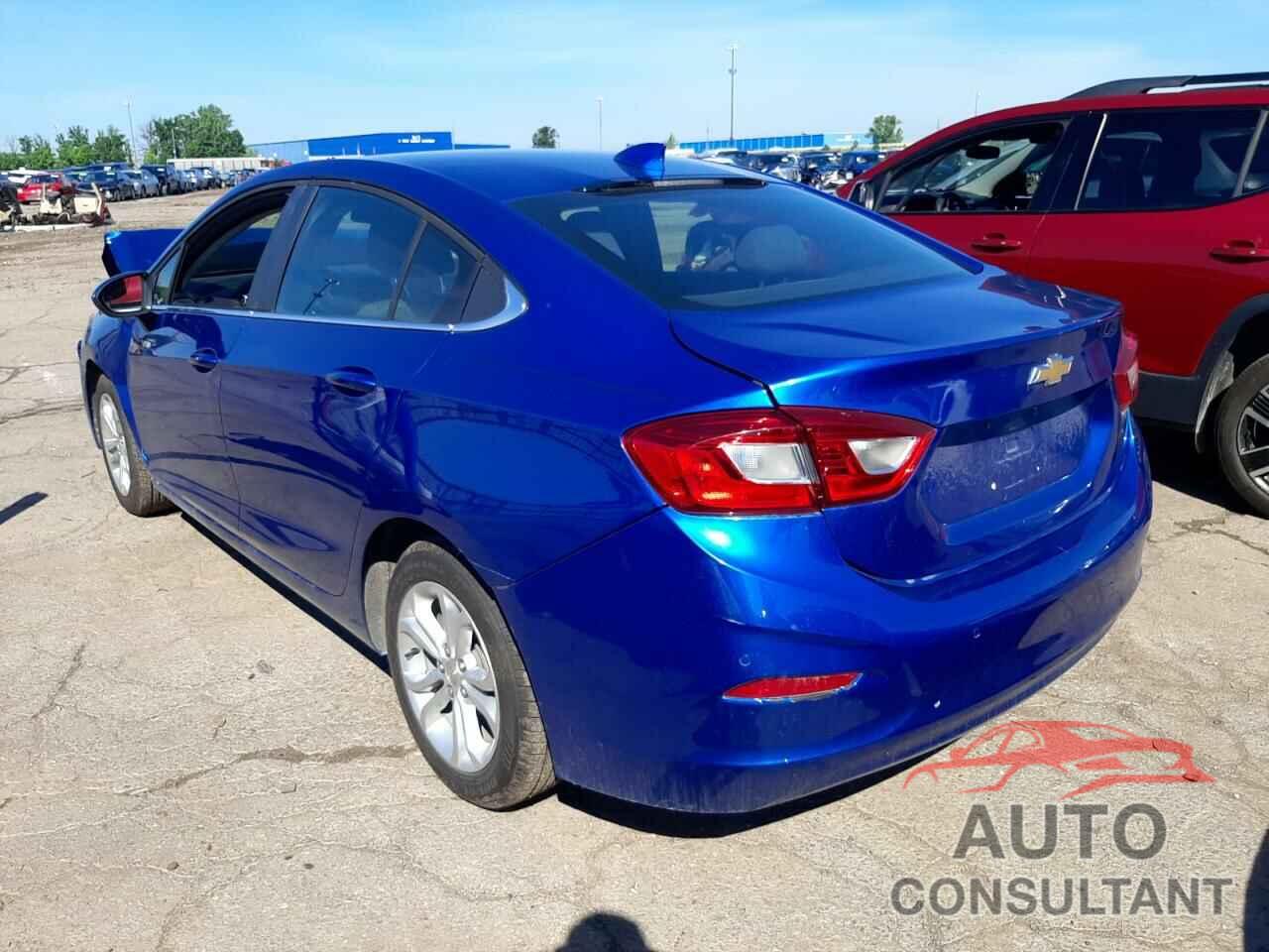 CHEVROLET CRUZE 2019 - 1G1BE5SM8K7136970