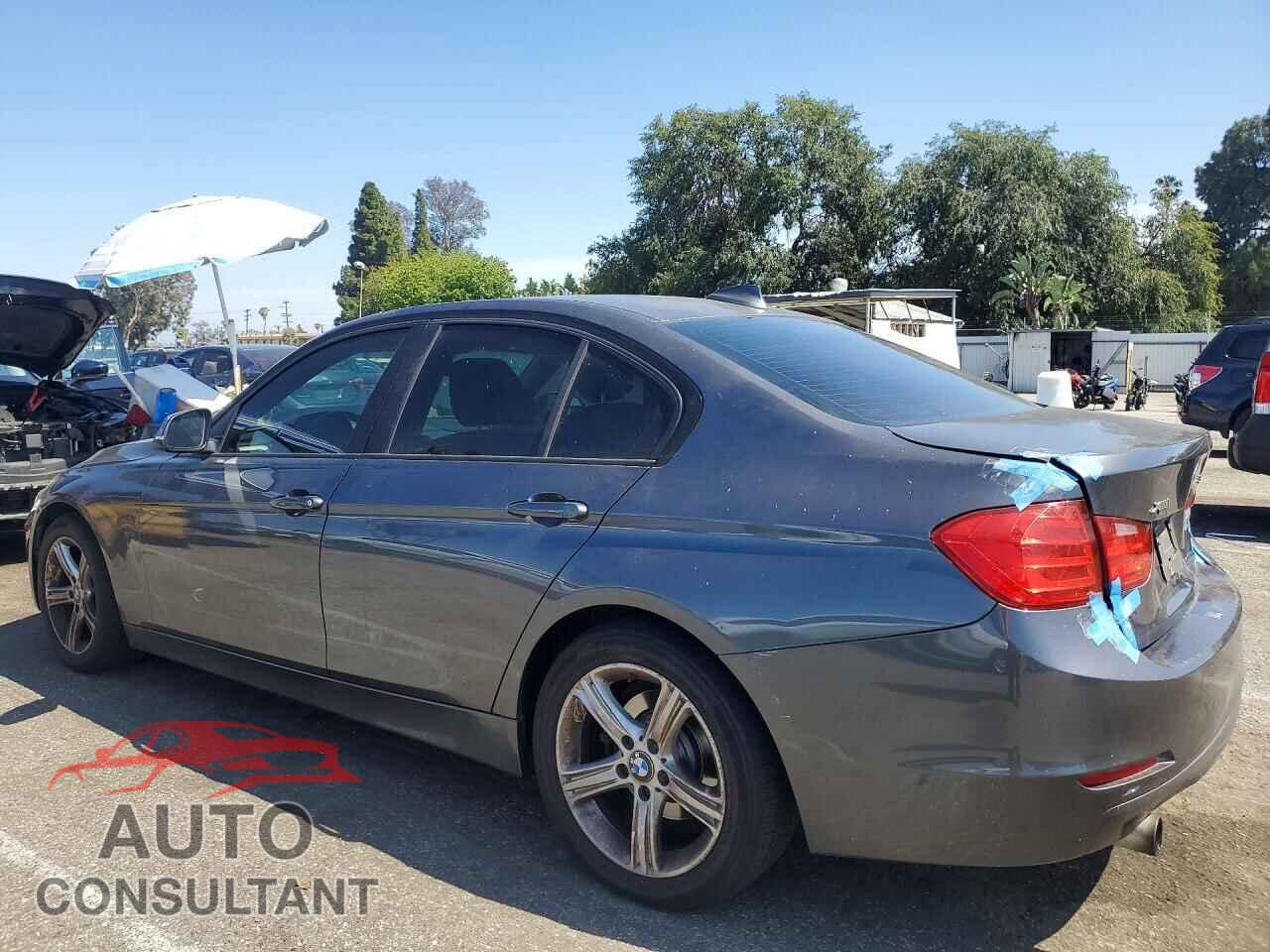 BMW 3 SERIES 2013 - WBA3C3C55DF978782