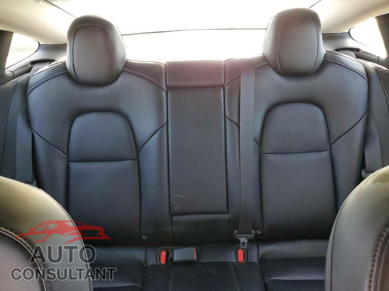 TESLA MODEL 3 2021 - 5YJ3E1EA8MF867613