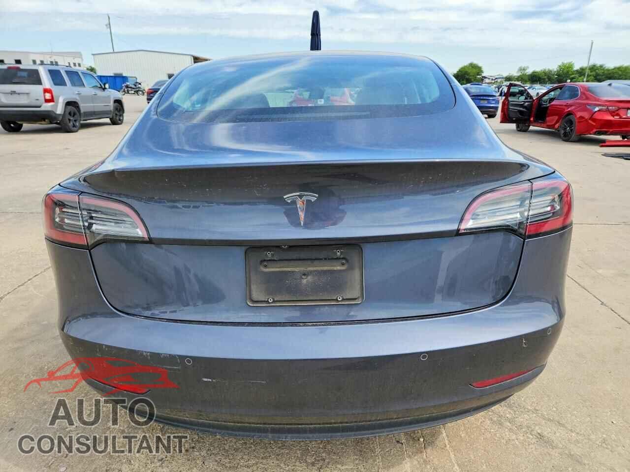 TESLA MODEL 3 2019 - 5YJ3E1EA9KF300808