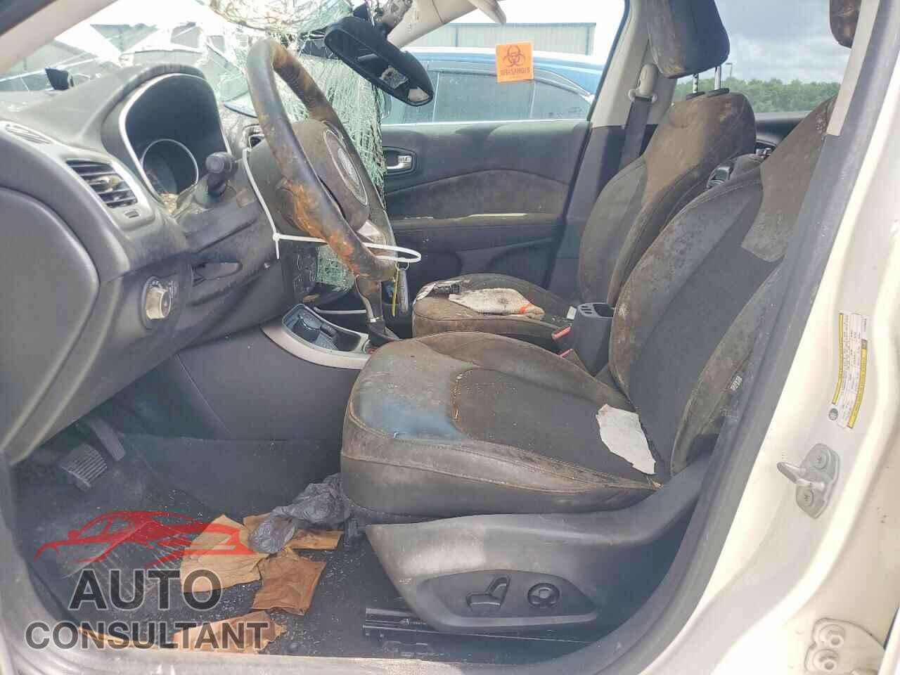 JEEP COMPASS 2018 - 3C4NJDBB2JT270375