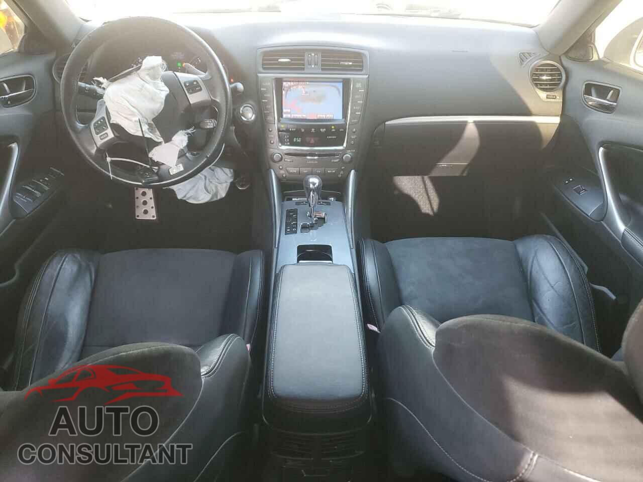 LEXUS IS 2011 - JTHBF5C28B5149052
