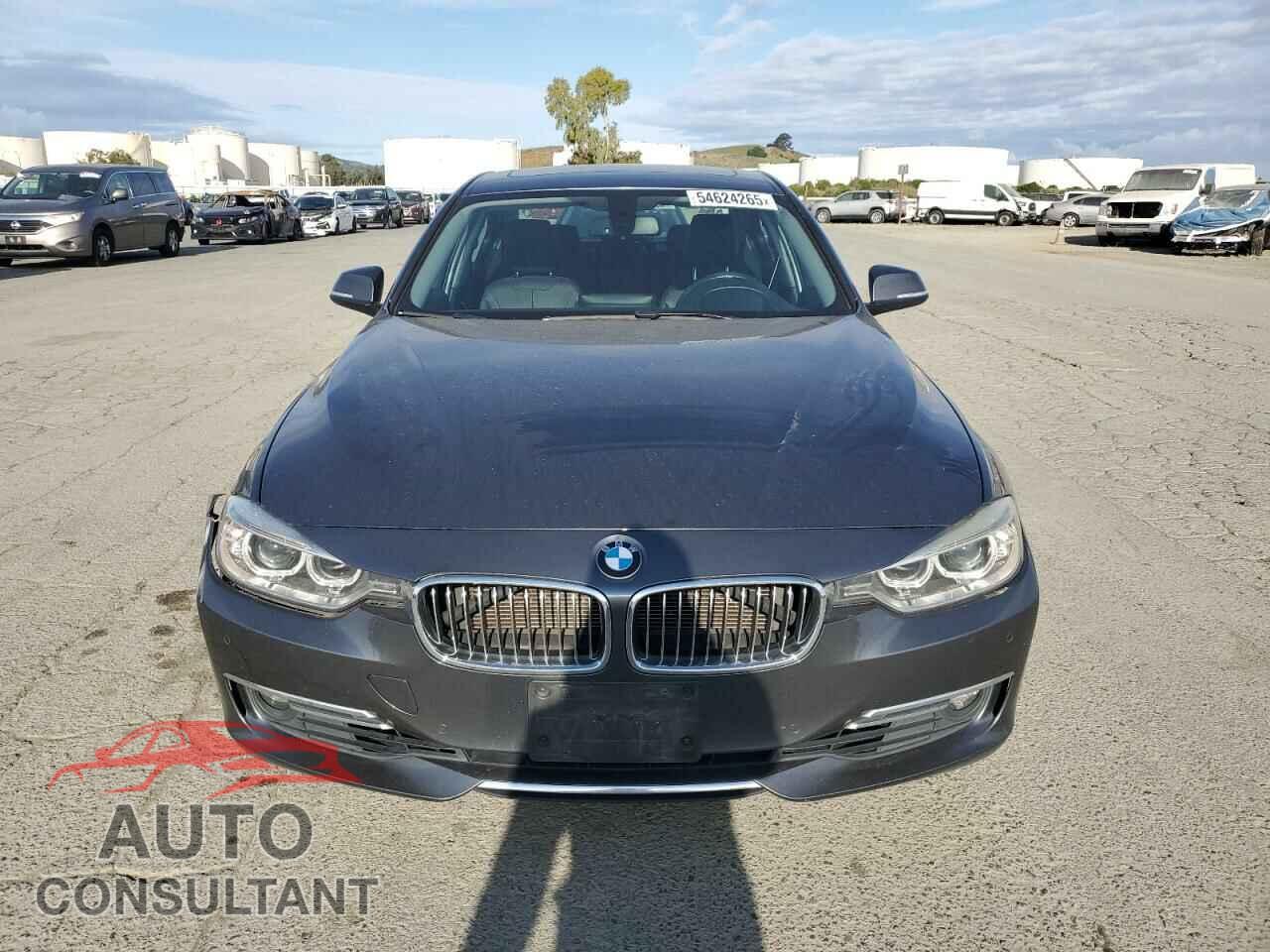 BMW 3 SERIES 2013 - WBA3A5C55DF603587