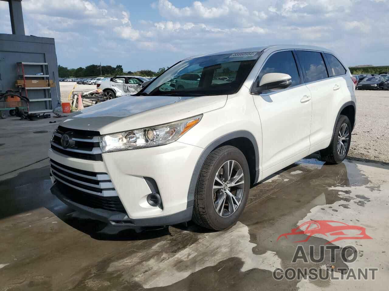 TOYOTA HIGHLANDER 2017 - 5TDZARFH7HS031521